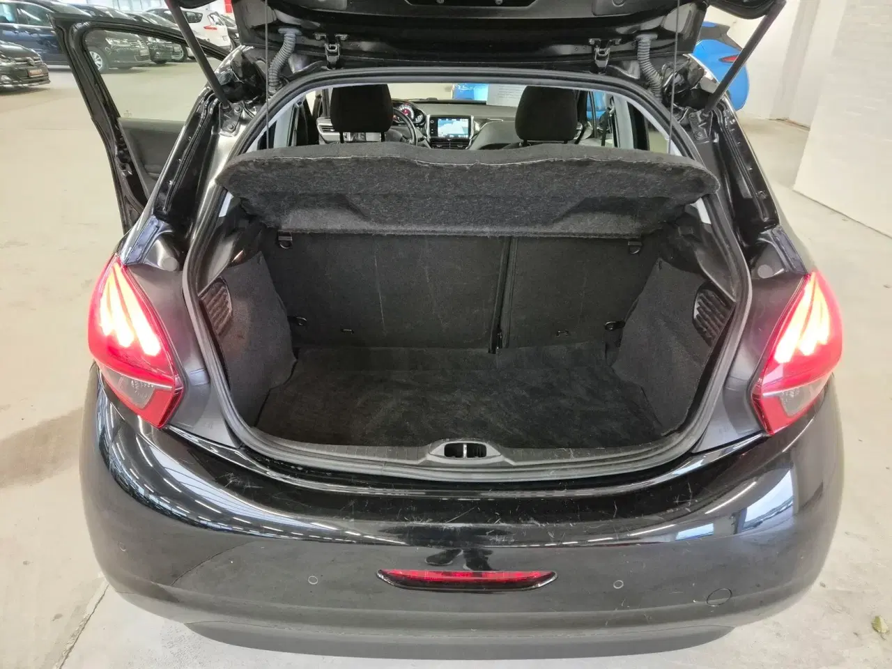 Billede 19 - Peugeot 208 1,5 BlueHDi Allure 100HK 5d
