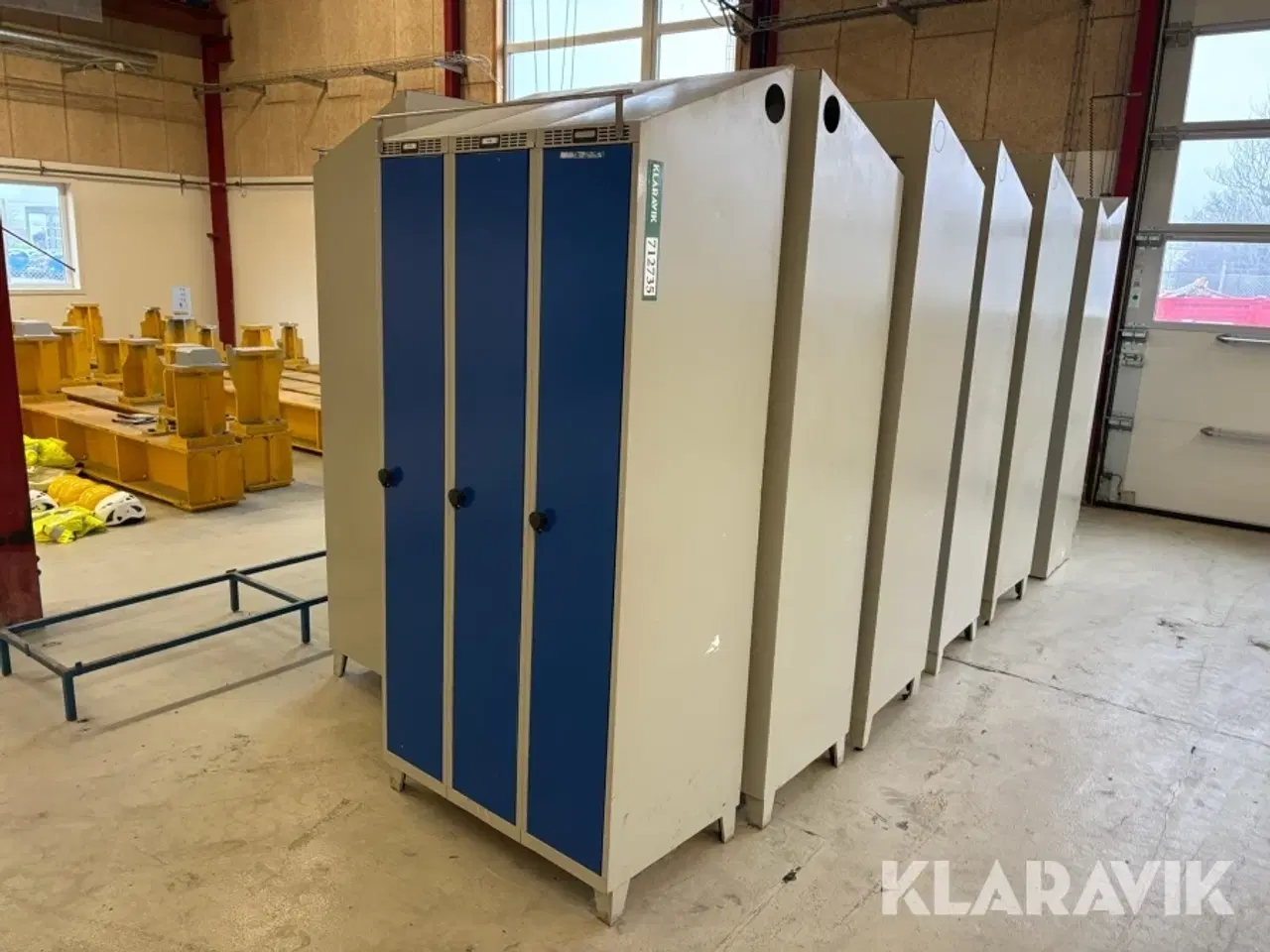 Billede 1 - Garderobeskabe Blika - 13 sektioner i alt = 37 skabe i alt