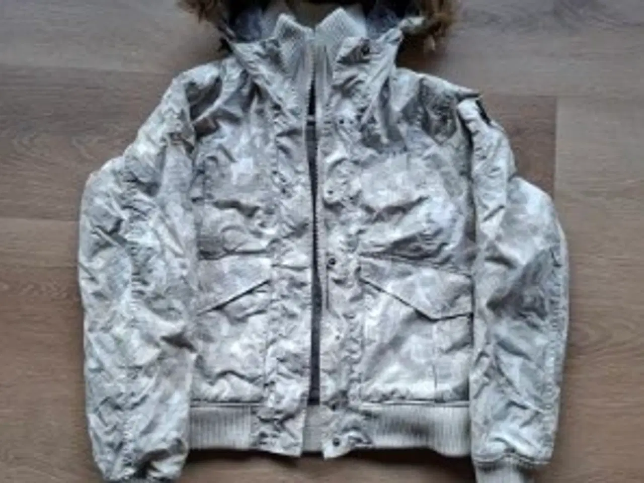 Billede 1 - Flot pigejakke med varmt foer