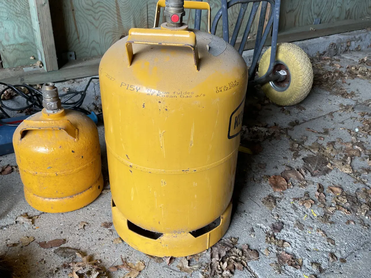 Billede 2 - 2 stk tomme gasflasker til grill/gas