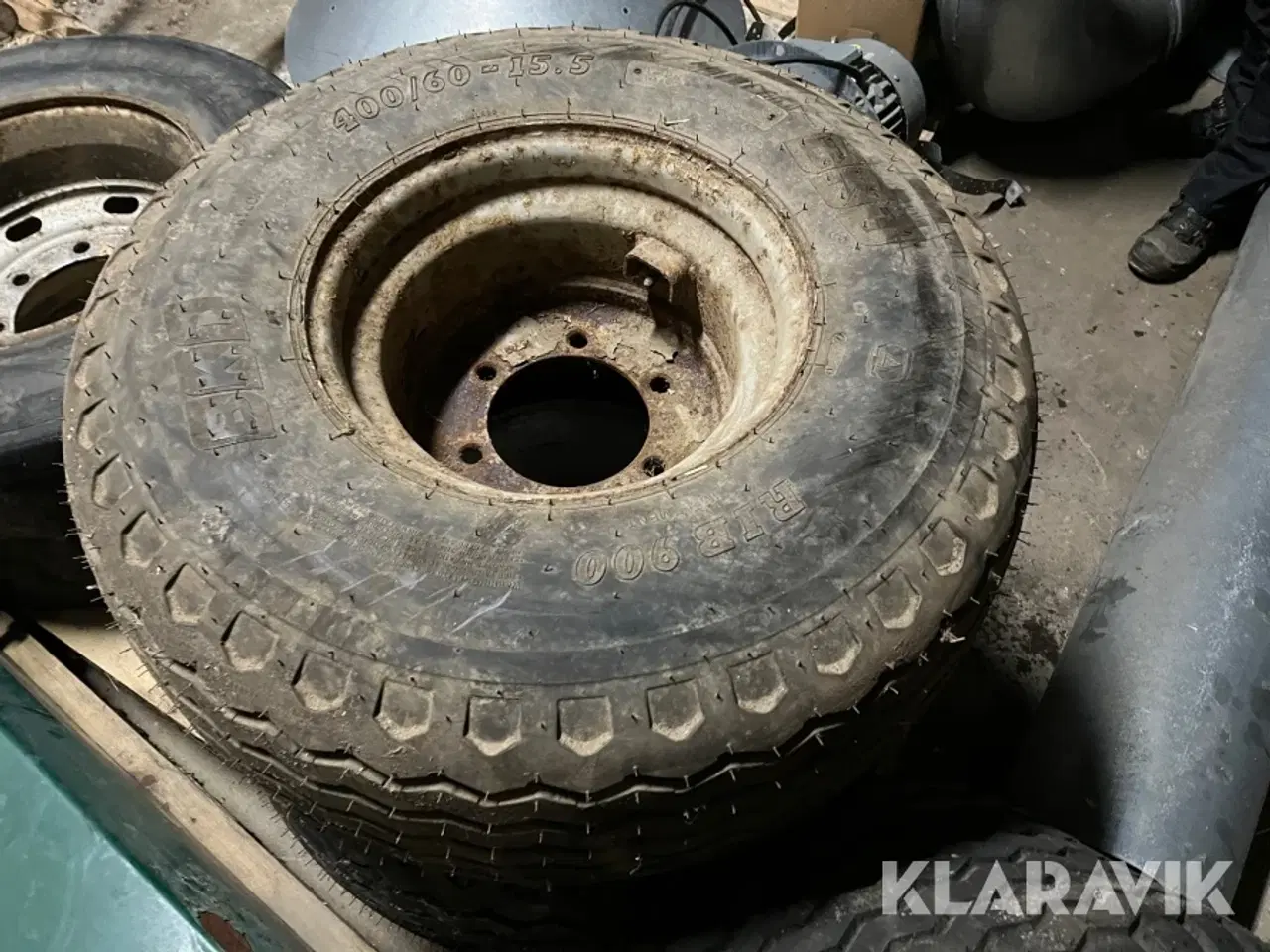 Billede 3 - Dæk med følg BKT 400/60-15.5 3 styk