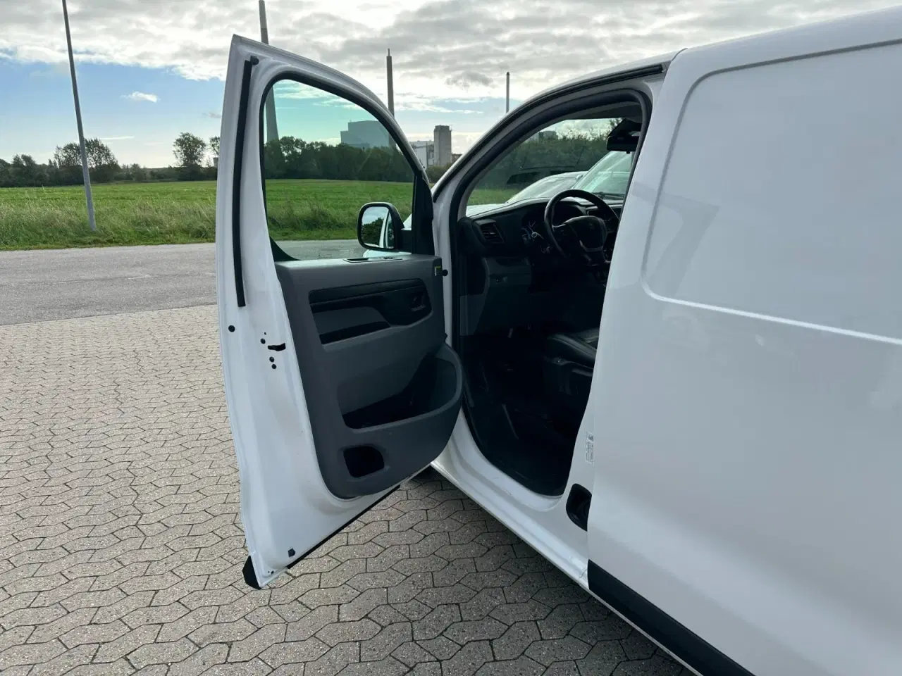 Billede 11 - Peugeot e-Expert 75 L3 Plus Van