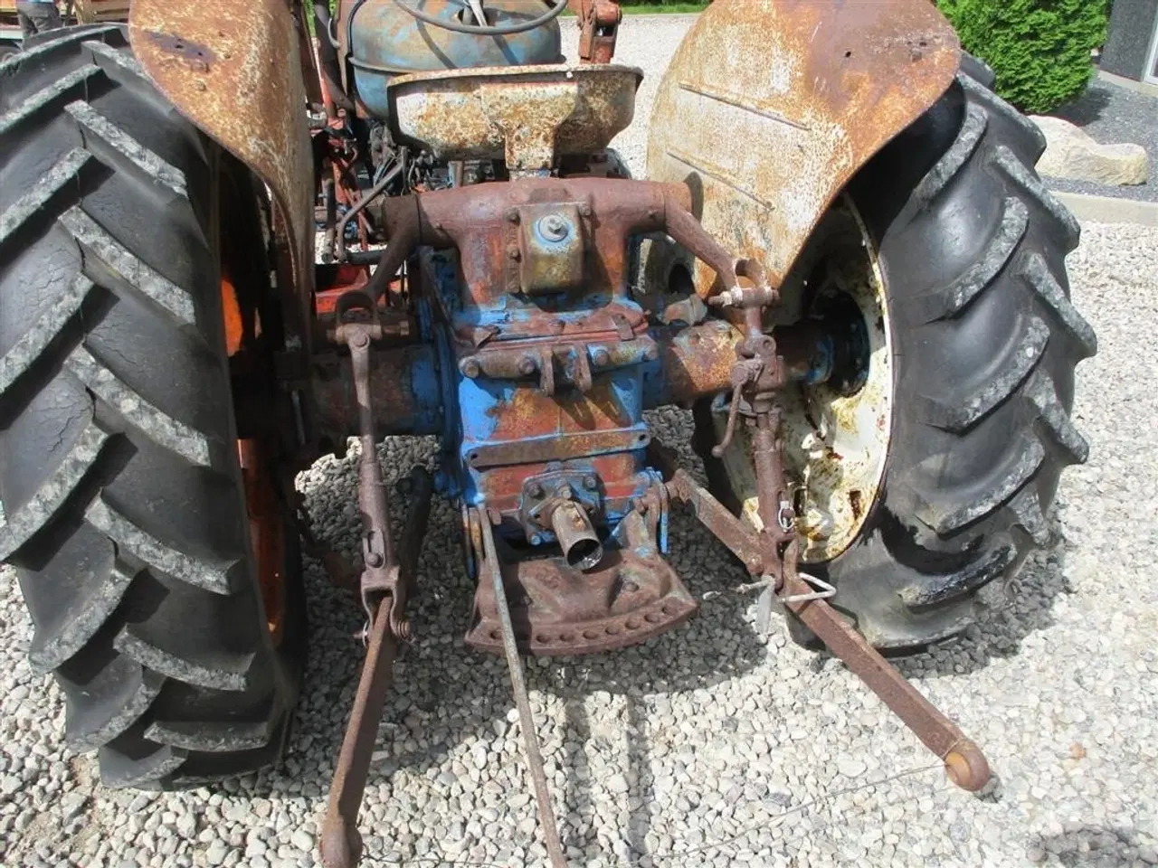 Billede 6 - Fordson Major Billig diesel Traktor med frontlæsser