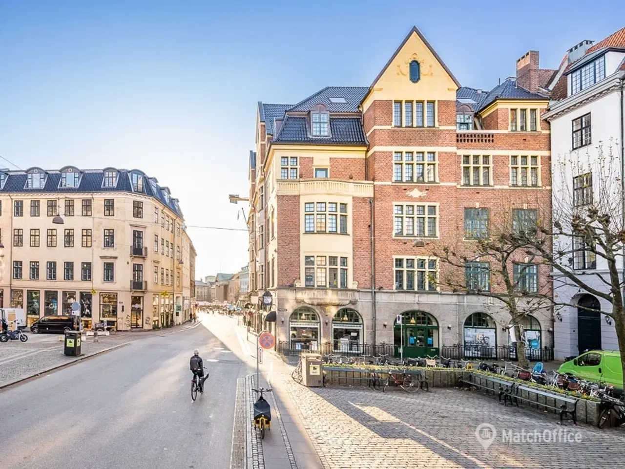 Billede 1 - Kontorlejemål med udsigt til Vor Frue Kirke - tæt på Gammeltorv