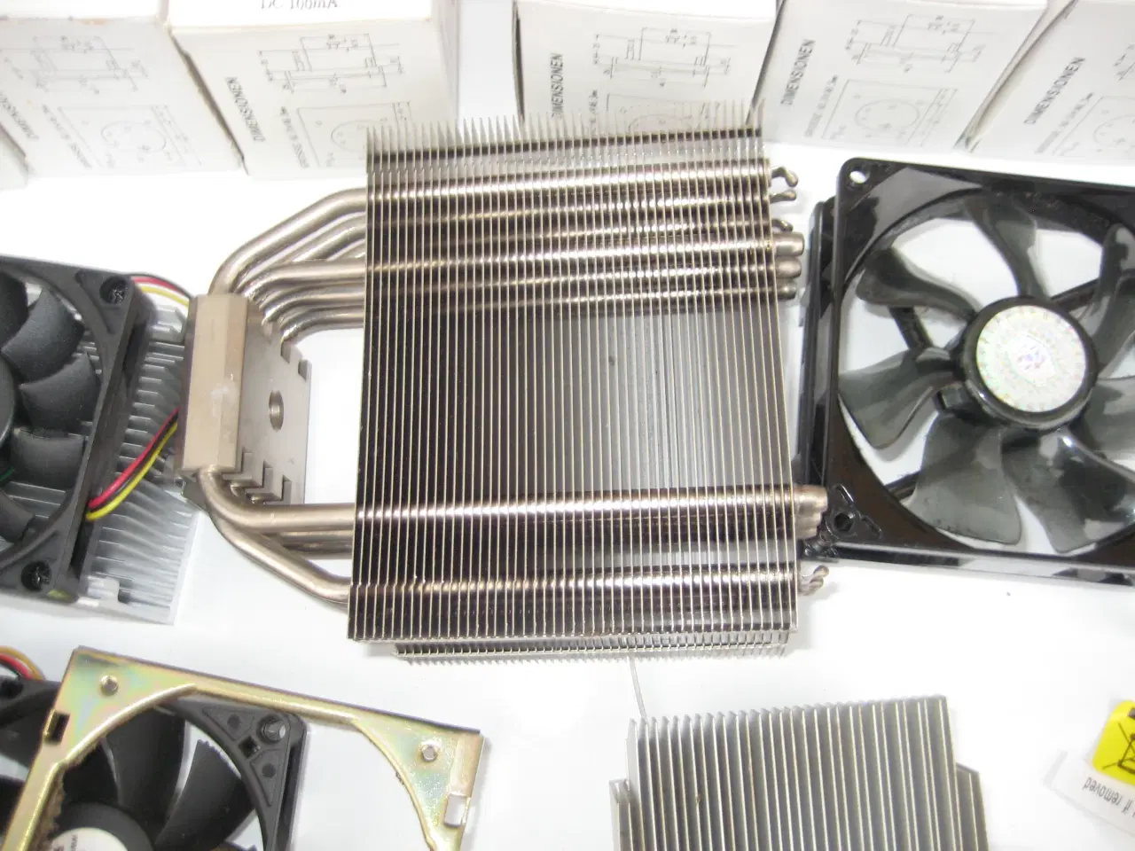 Billede 5 - Diverse stumper til elektronik.