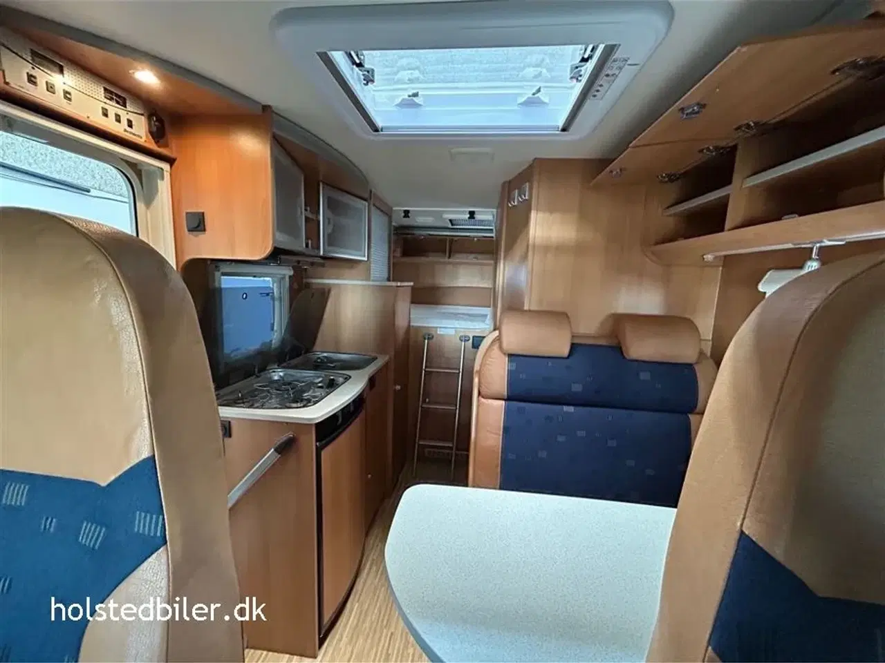 Billede 3 - 2009 - Dethleffs Globebus T001   Velholdt med dobbeltseng.