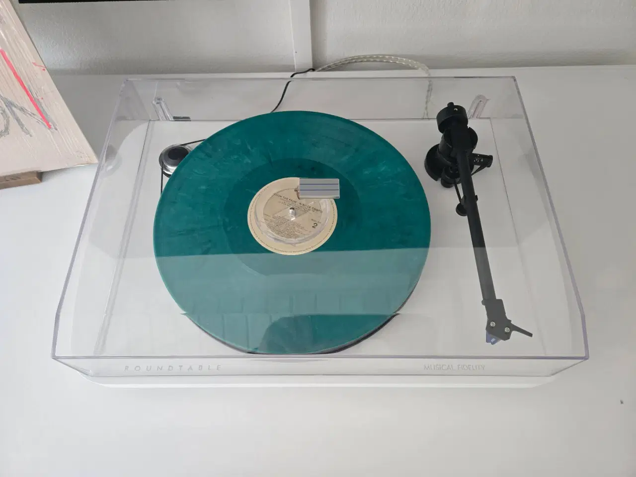 Billede 2 - Musical fidelity the round table s incl 2m red