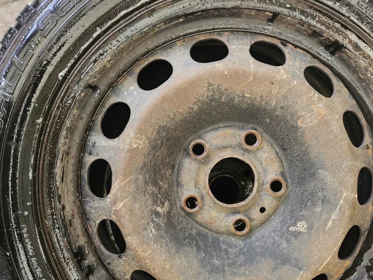 Billede 2 - Fire vinterhjul til Seat og VW