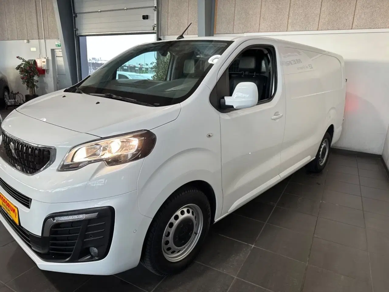 Billede 2 - Peugeot Expert 2,0 BlueHDi 120 L3 Premium Van