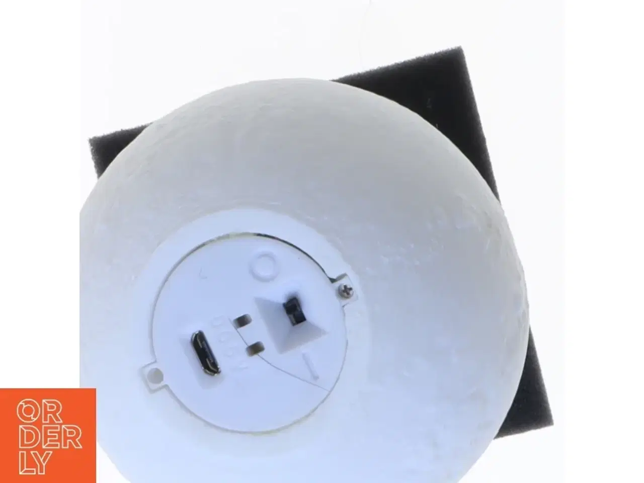 Billede 3 - Hvid kugle lampe (str. Ø 6,5 cm)