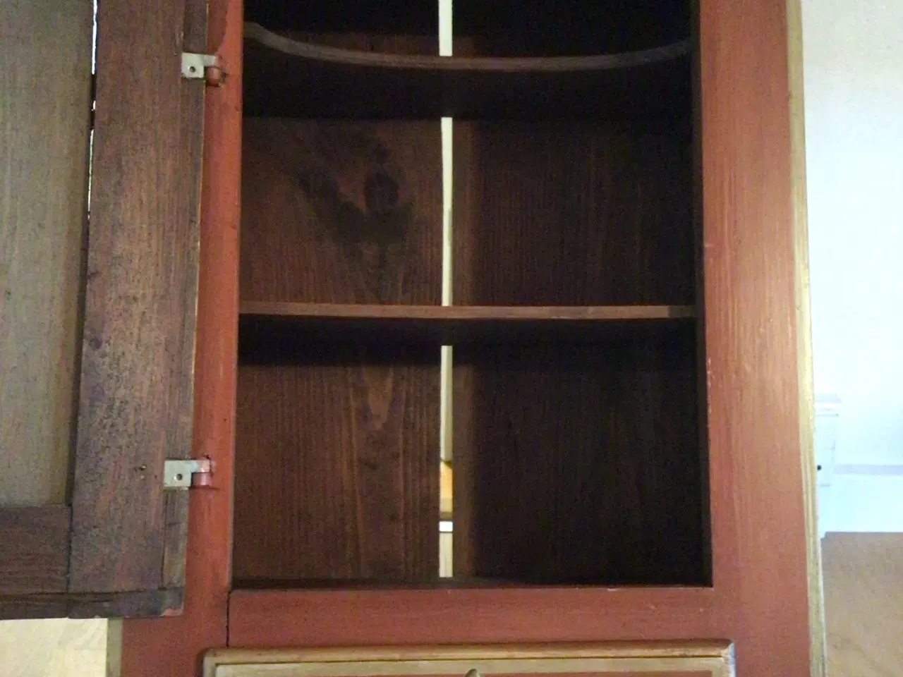 Billede 2 - Tobaksskab, alder ukendt