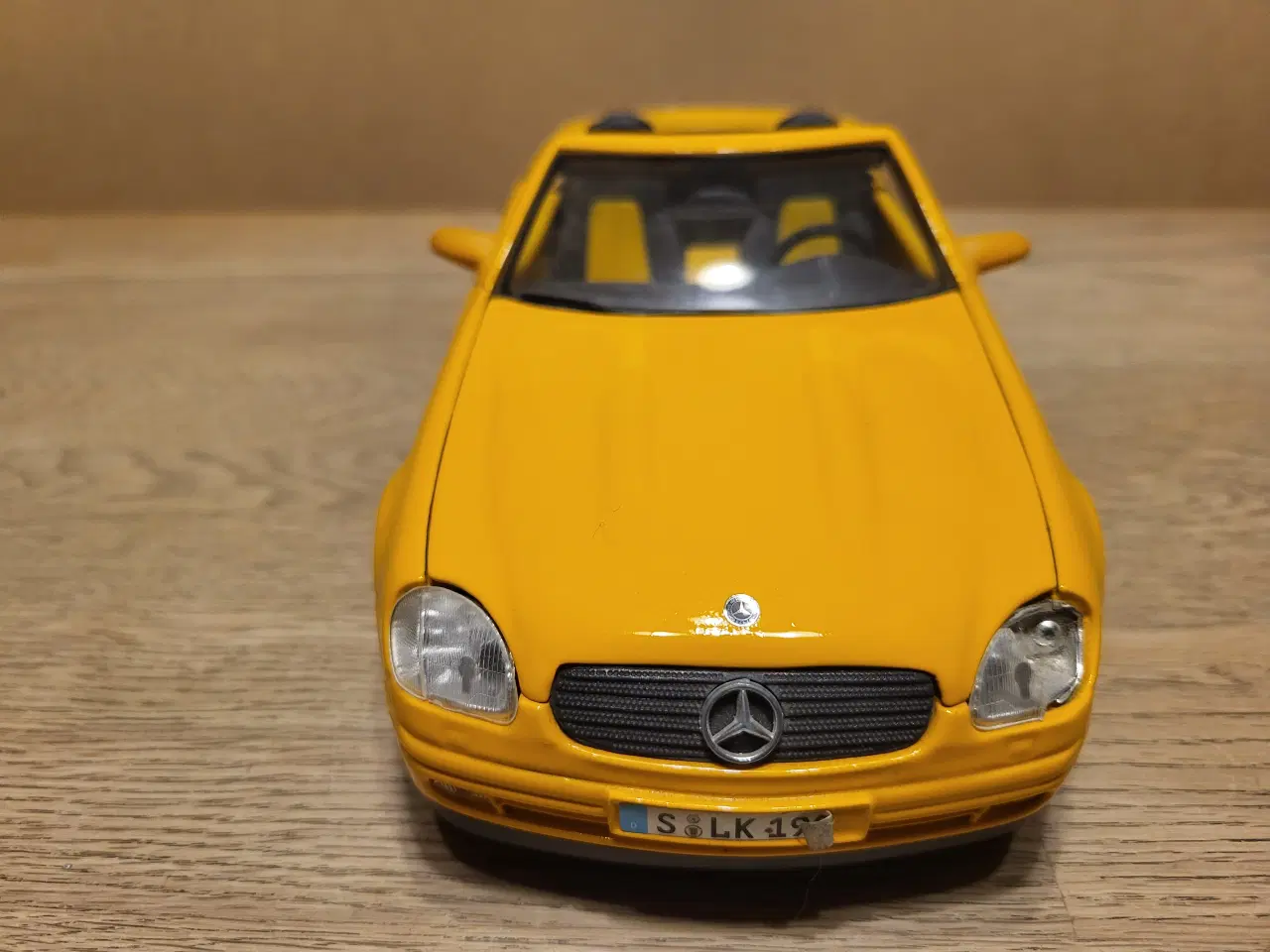 Billede 3 - Modelbil, Mercedes SLK 230. Skala 1/18