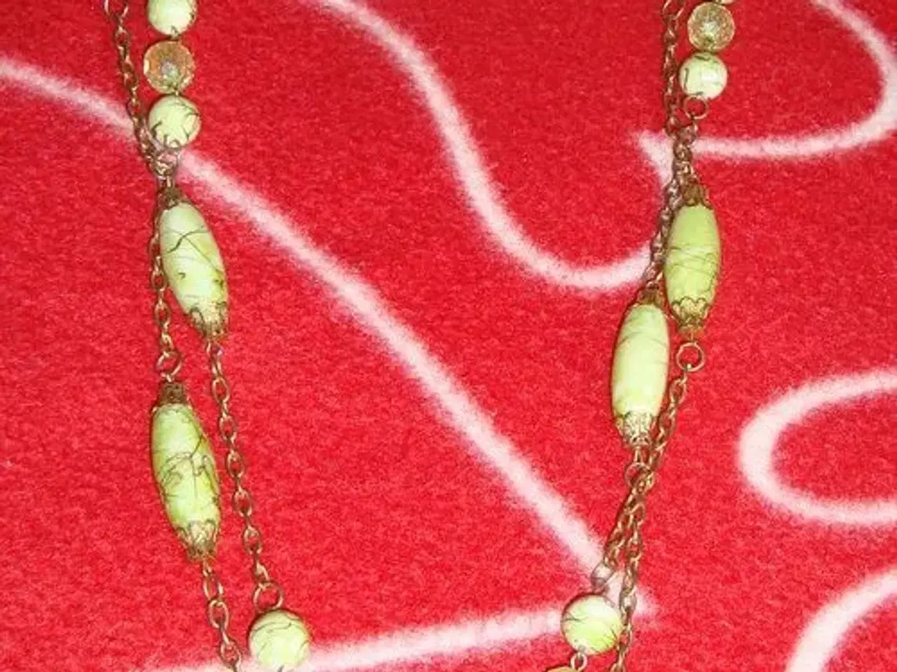 Billede 2 - Lang grøn halskæde sælges