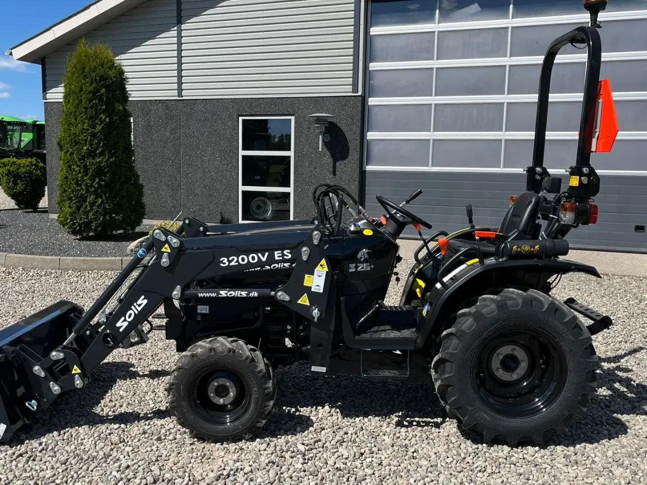 Billede 16 - Solis S26 6+2 gearmaskine Limited Edition i sort med brede hjul og Fuldhydraulisk frontlæsser