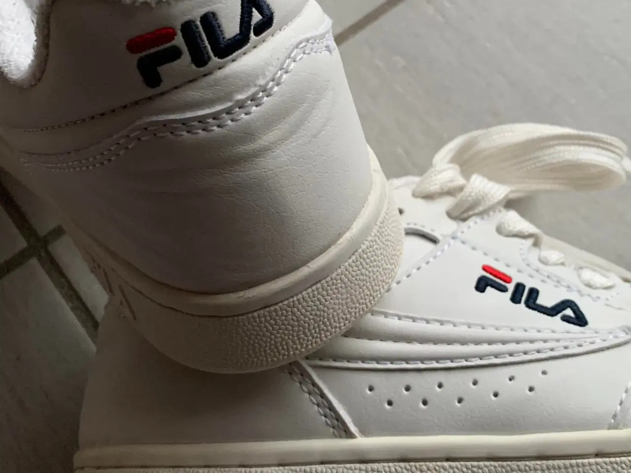 Billede 4 - Fila sneakers, hvide, str. 36