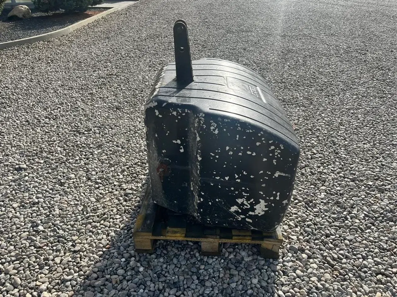 Billede 5 - AGCO 1100 kg Frontvægt  med træk til 3.punkts ophæng