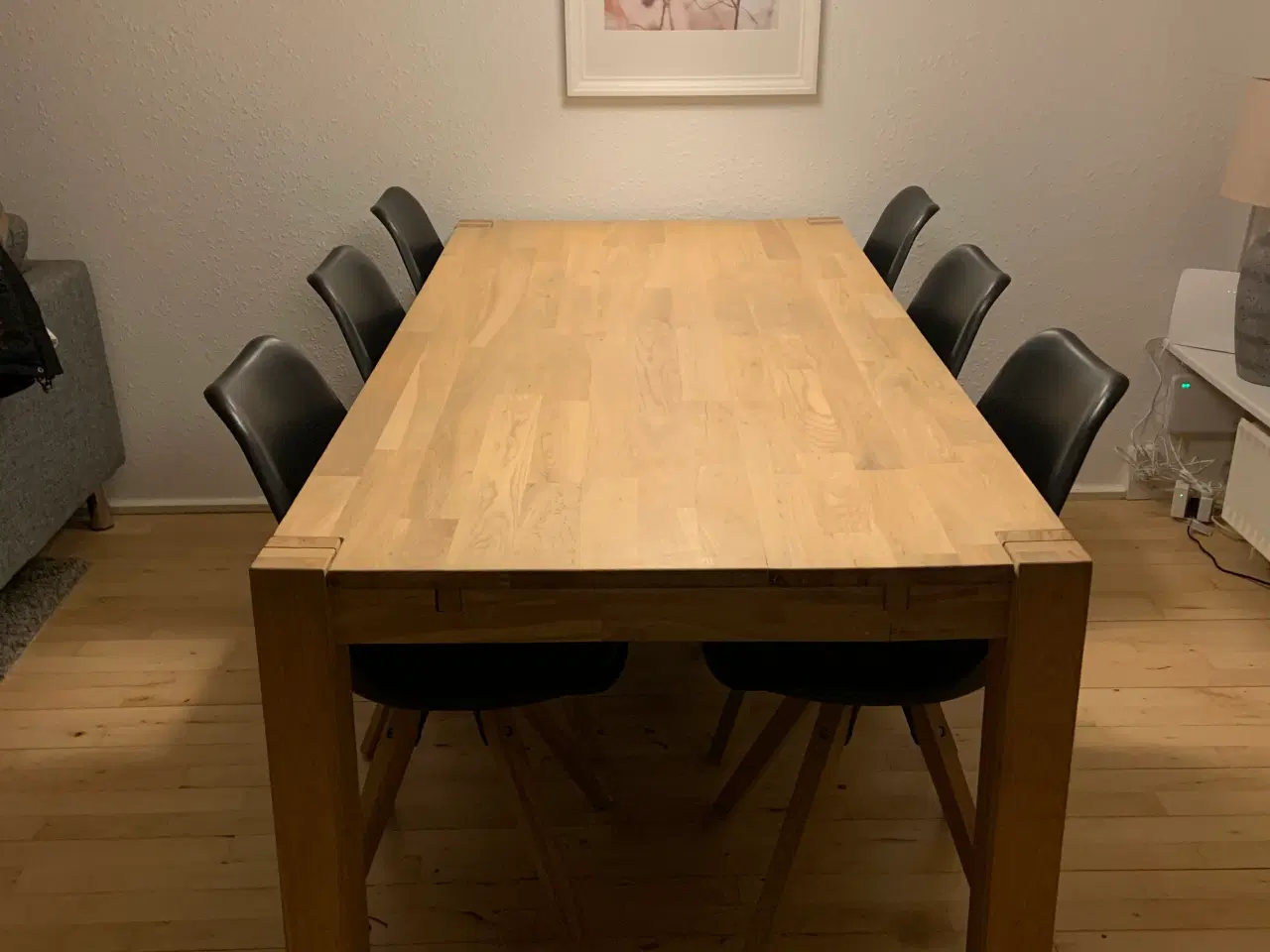 Billede 1 - Spisebord i egetræ med 8 stole 