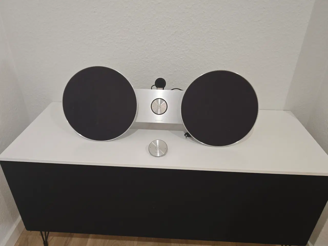 Billede 3 - Lækker Bang og Olufsen højtaler med fjernbetjening