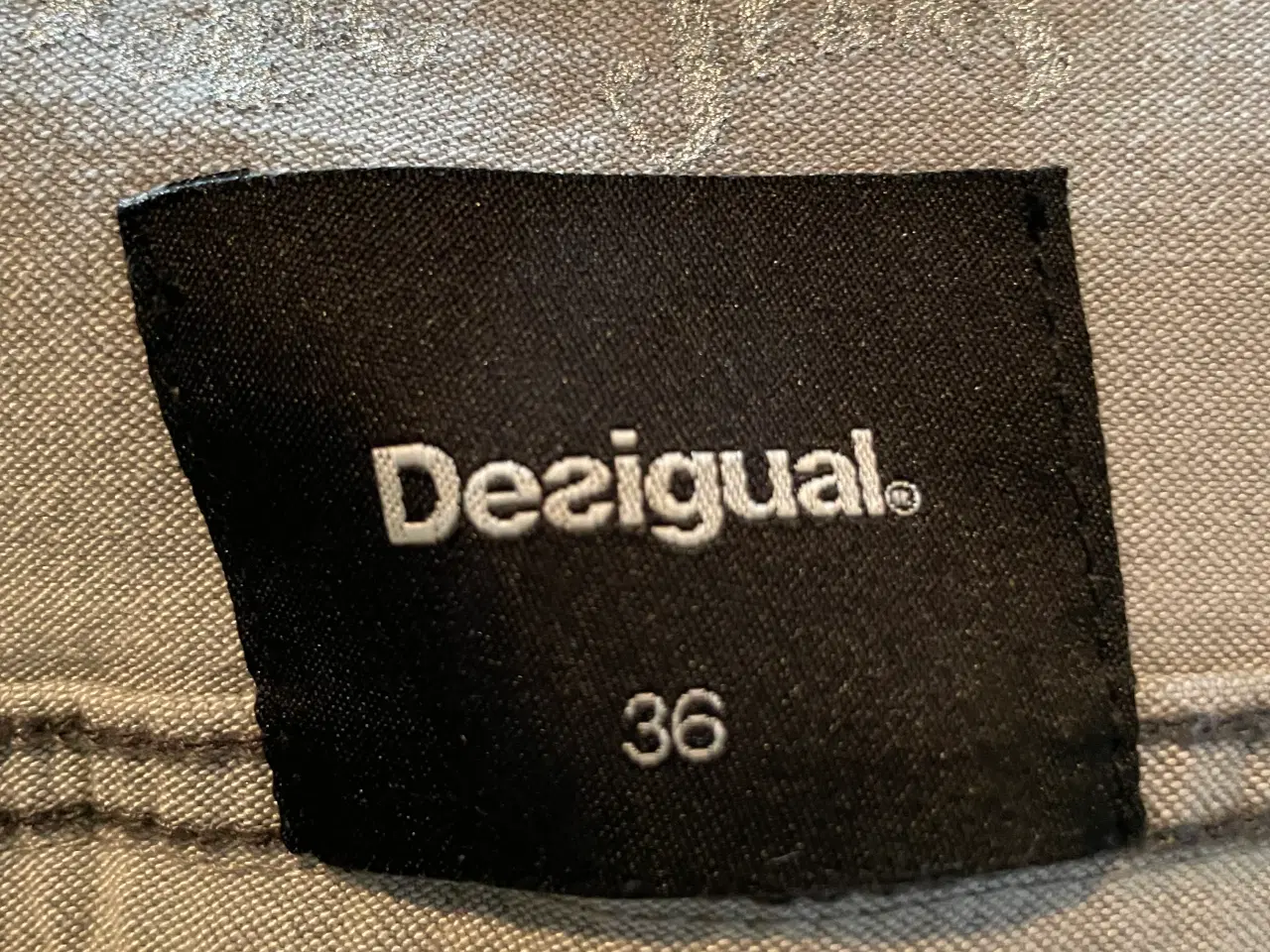 Billede 4 - Desigual jakke 