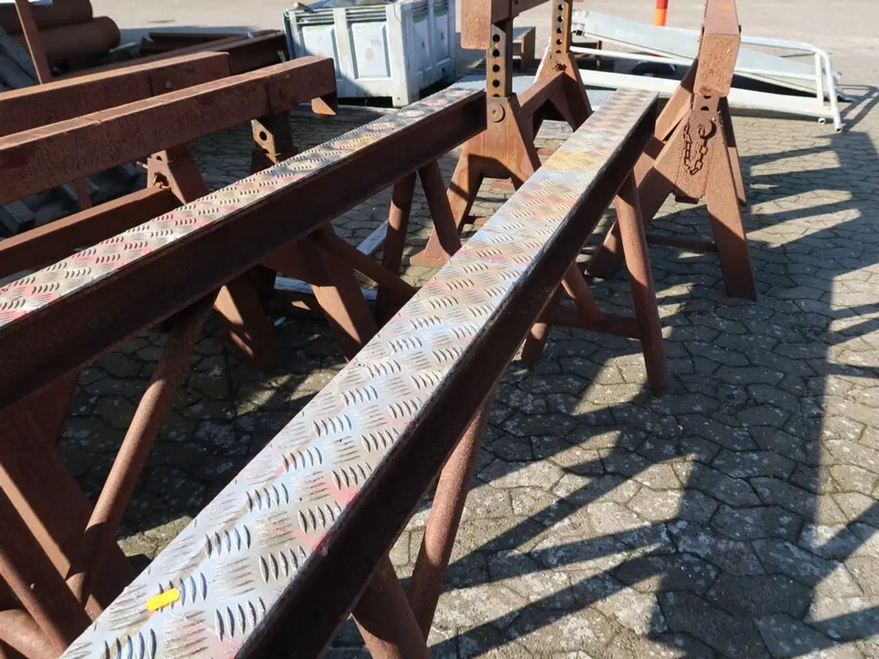 Billede 3 - 2 stk. bukke