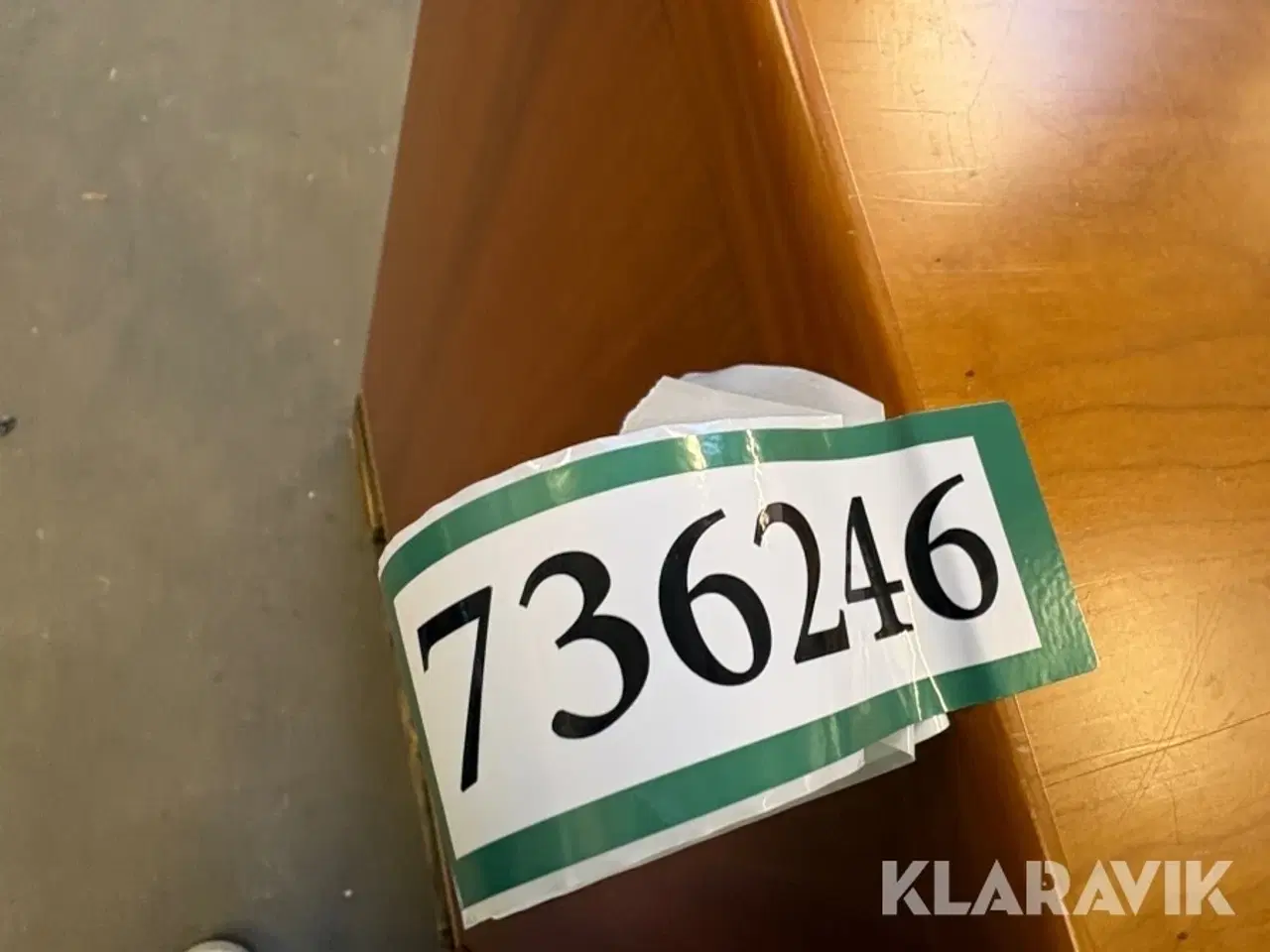 Billede 12 - Jalousiskabe og reoler