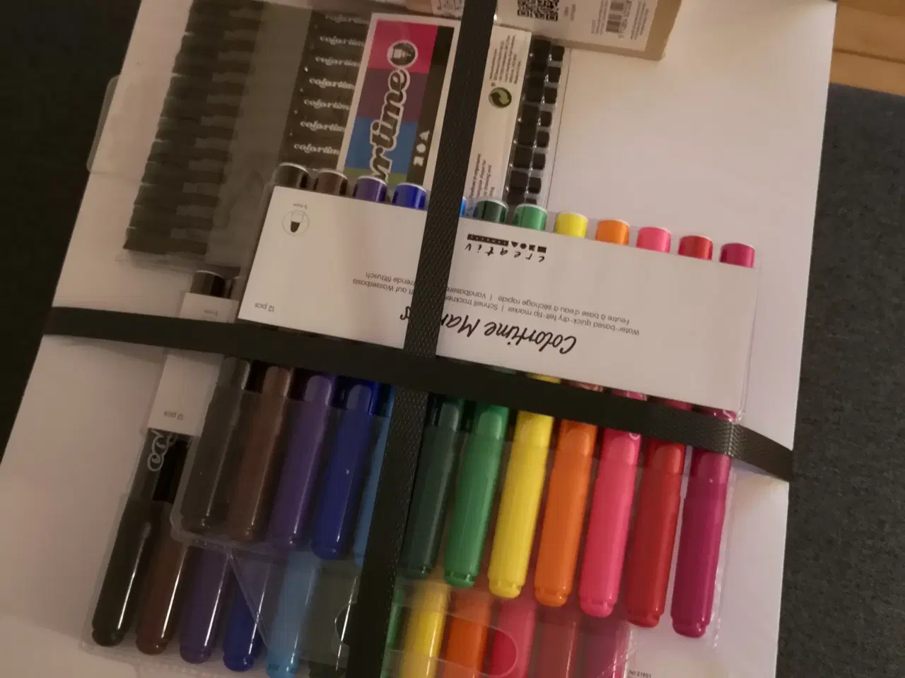 Billede 3 - Parti papir & tegnesager Sælger til 500 kr  butik 