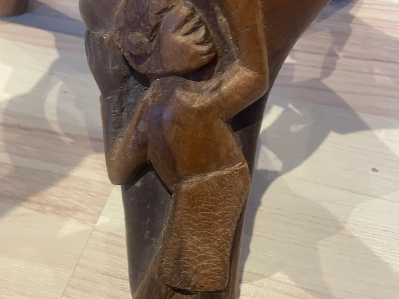 Billede 12 - Africana bord-håndskåret stel med figurer, 19fotos