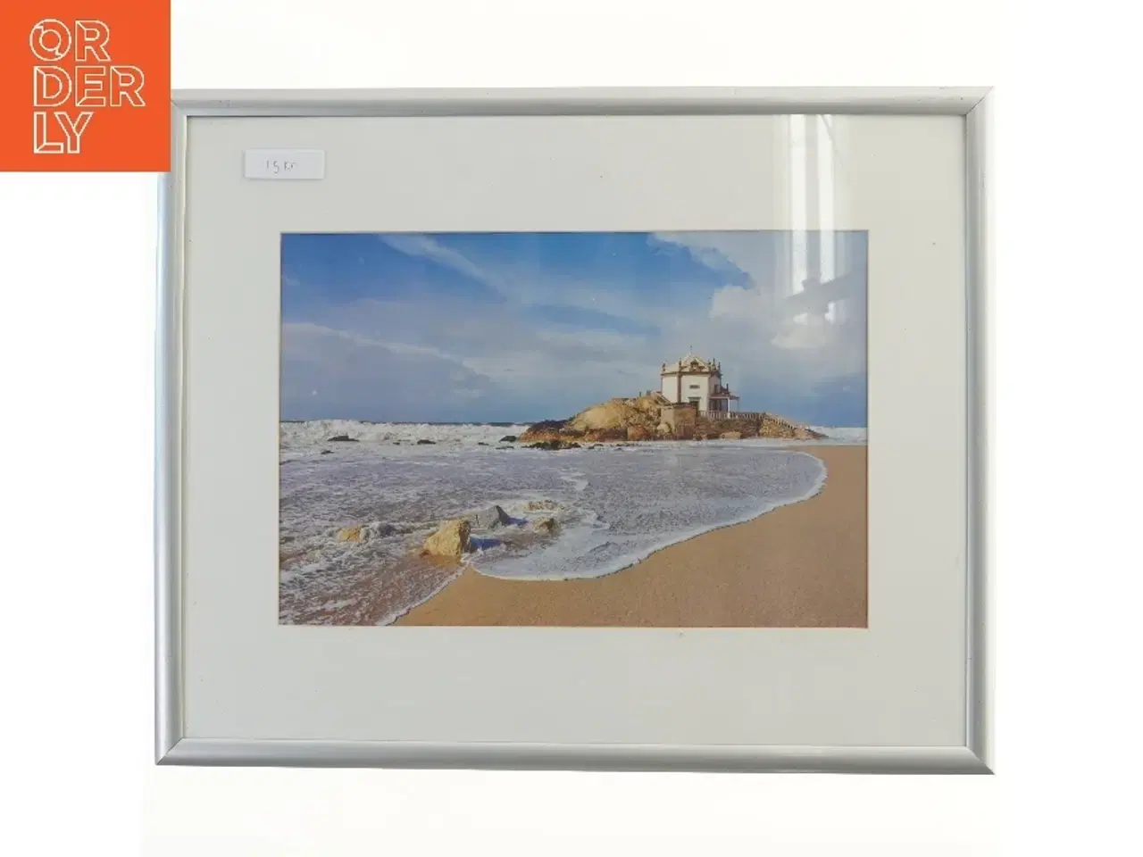 Billede 1 - Indrammet billede af strand og kapel (str. 53x43 cm)