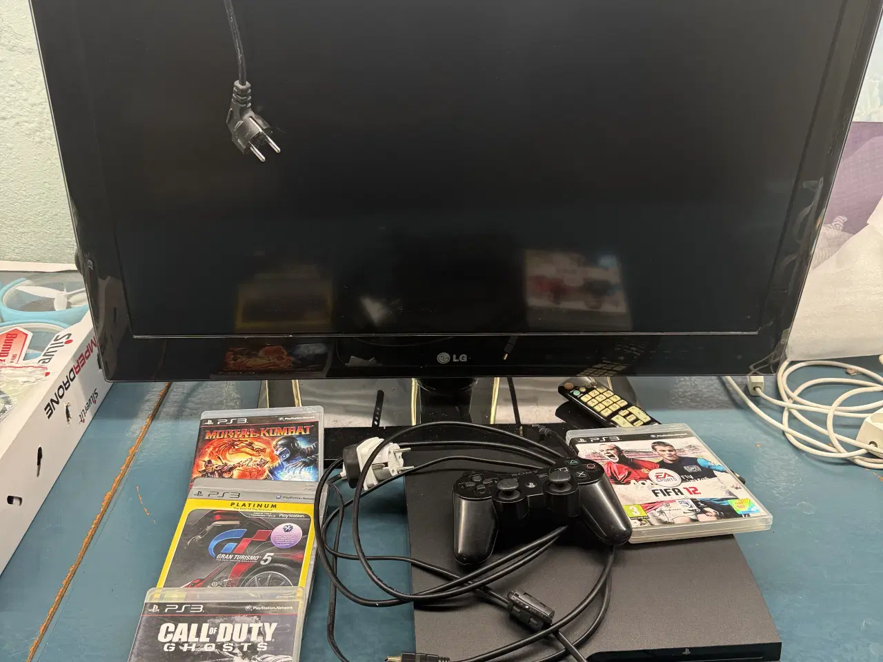 Billede 1 - PS3, med konsol, spil & TV skærm