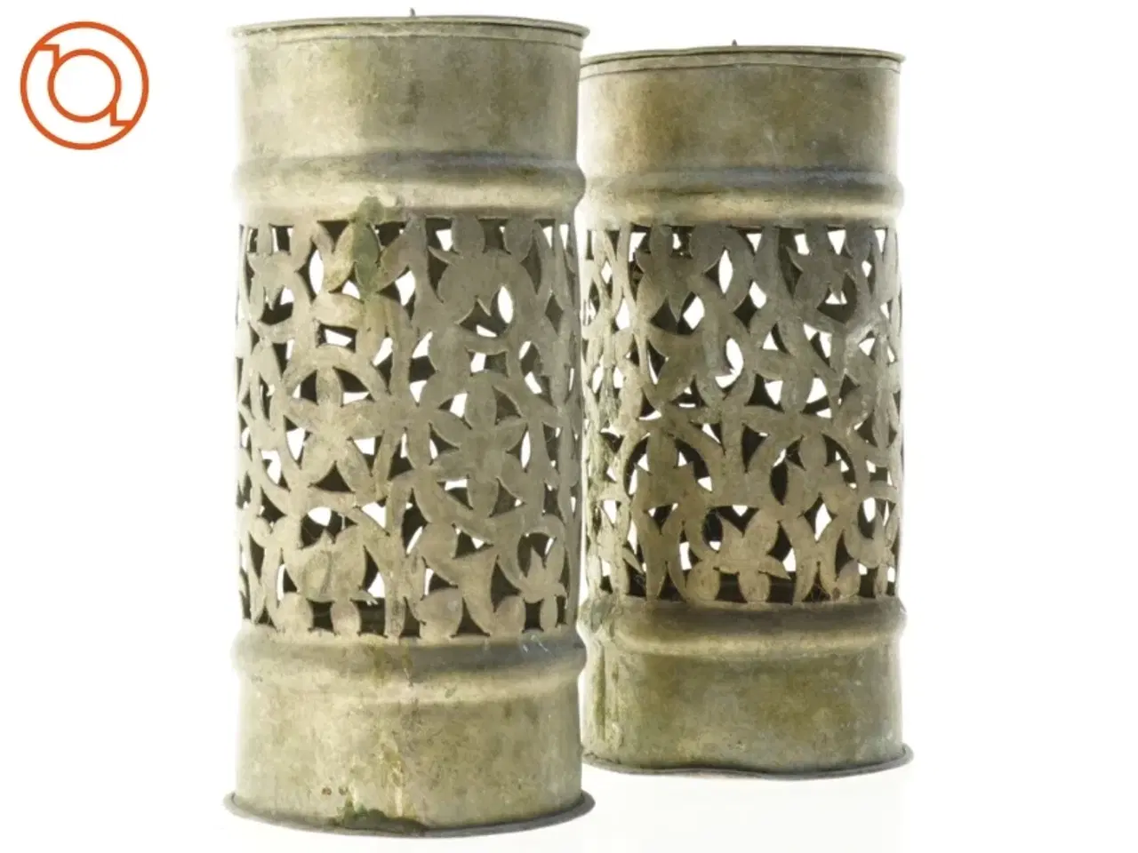 Billede 3 - Udsmykkede metal lysestager (str. 21 x 10 cm)