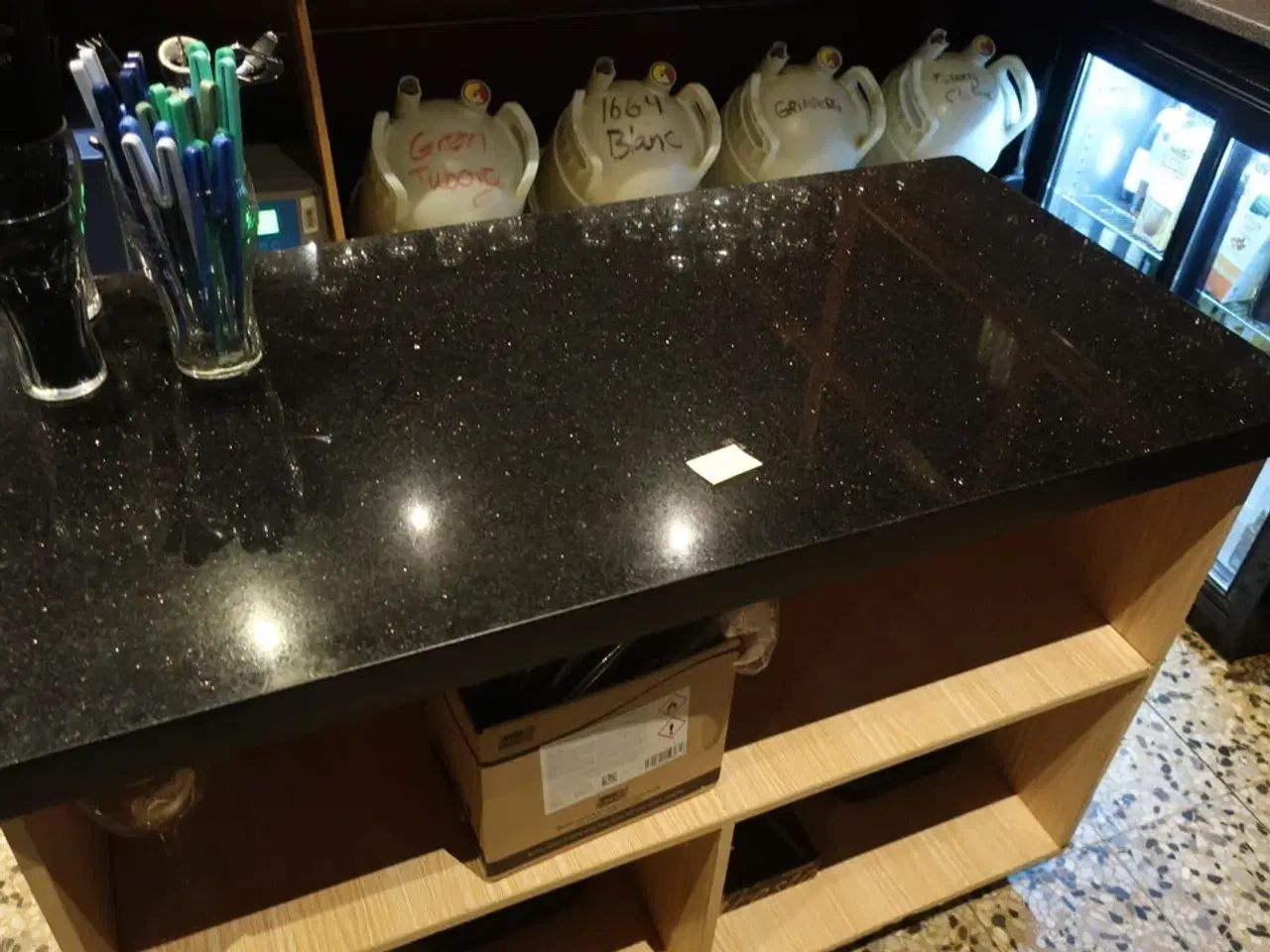 Billede 3 - Buffetbord fra baren