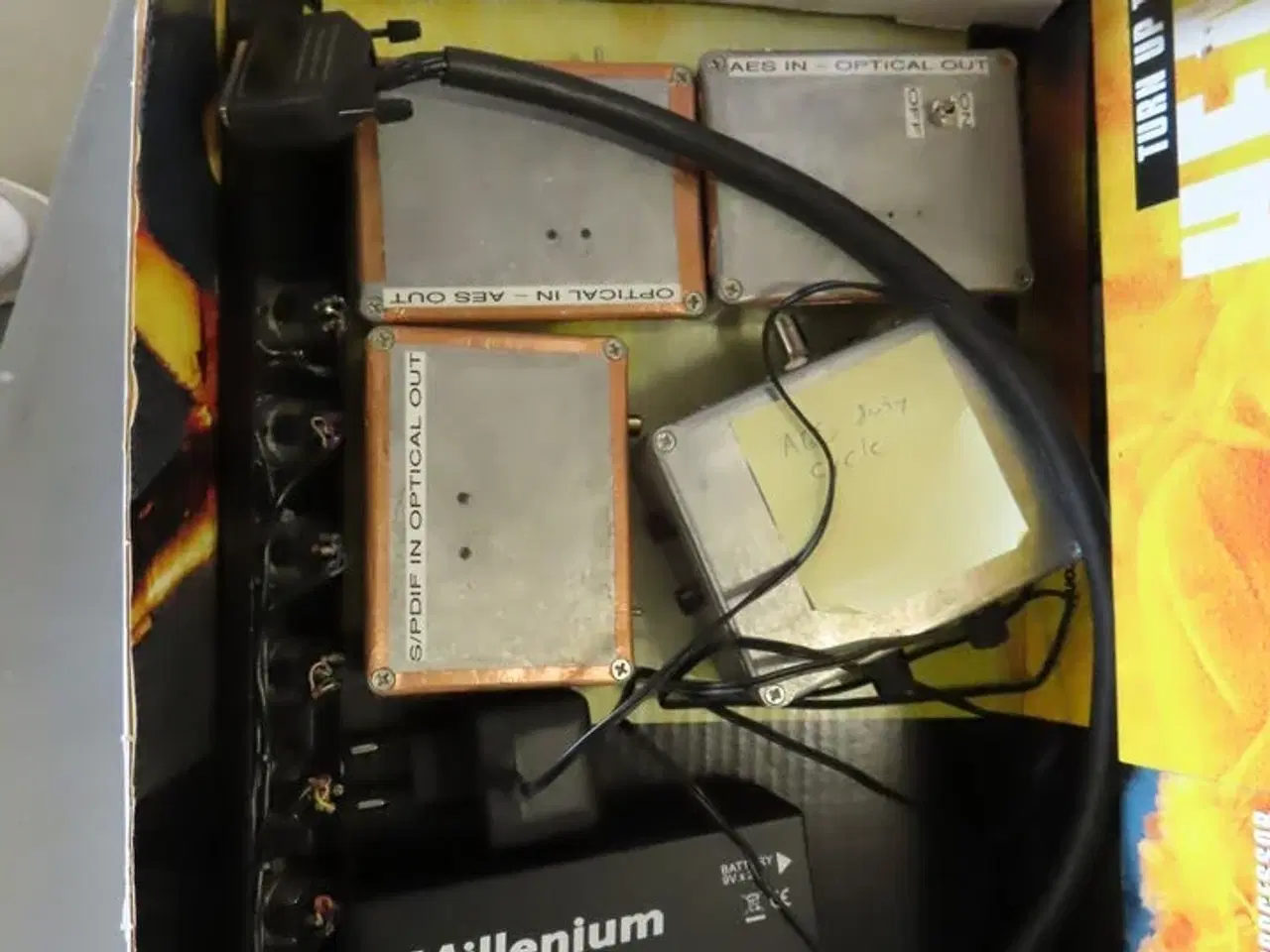 Billede 8 - Palle med rester fra TC ELECTRONIC