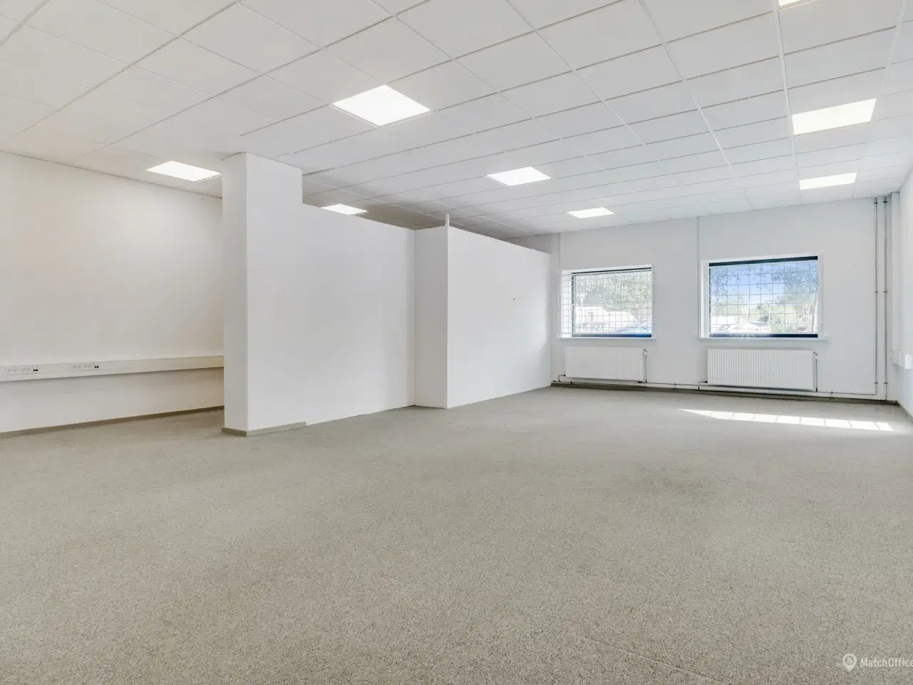 Billede 1 - Lyst og funktionelt kontorlokale tæt på offentlig transport og motorvej