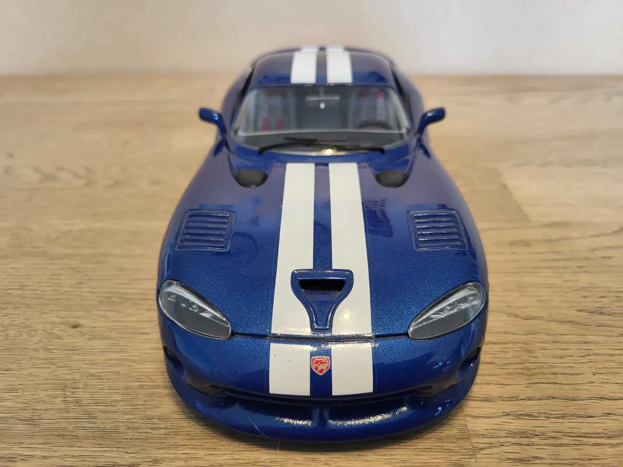 Billede 2 - Modelbil: Dodge Viper GTS Coupe 1996.  Skala 1/18.