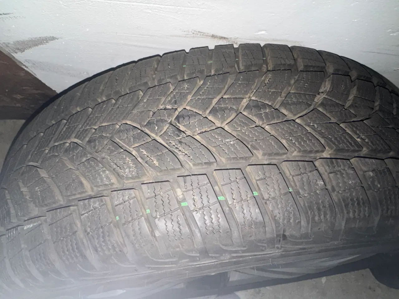 Billede 4 - Vinterhjul har siddet på Passat