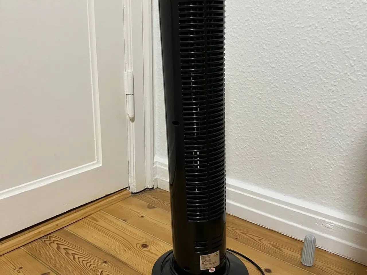 Billede 1 - Stilfuld sort søjleventilator / tårnventilator