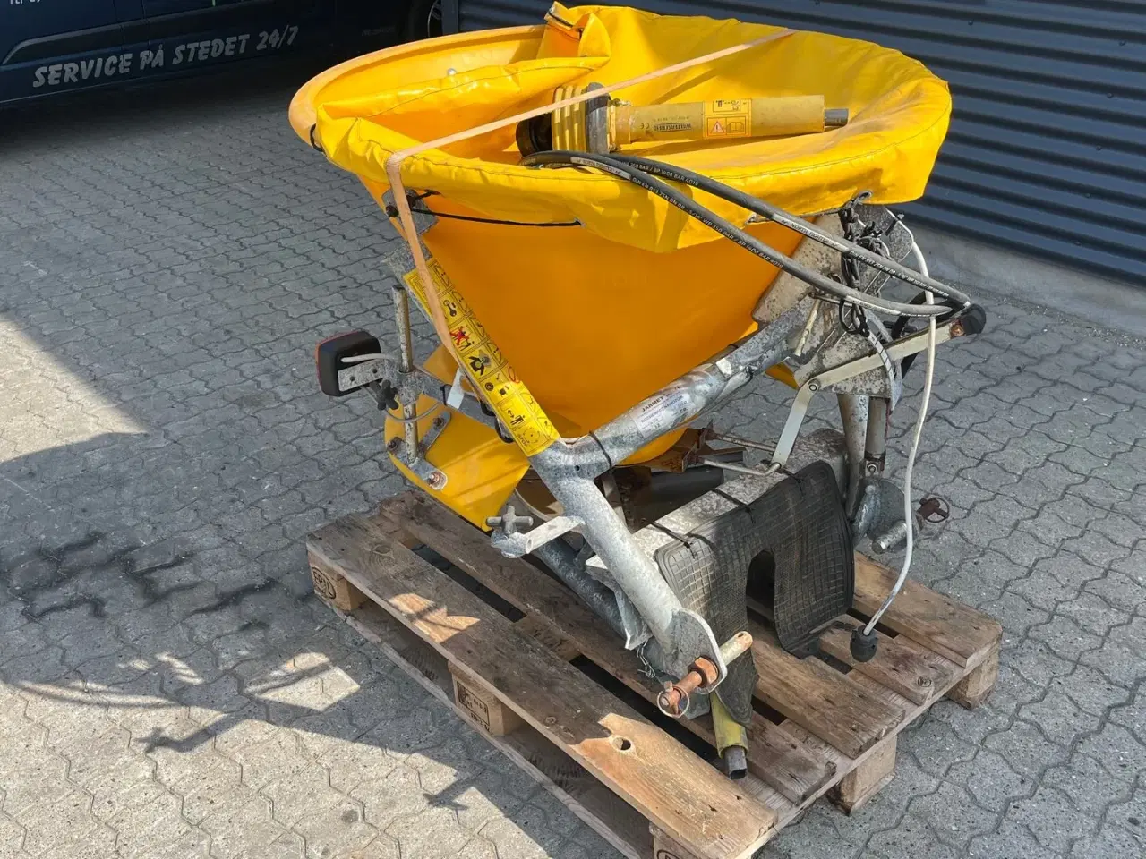 Billede 6 - Jar-Met n020 Saltspreder til lille traktor