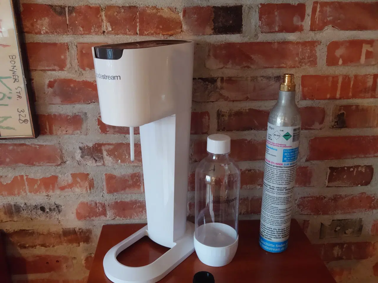 Billede 4 - Hvid Sodastream med co2 flaske & adapter