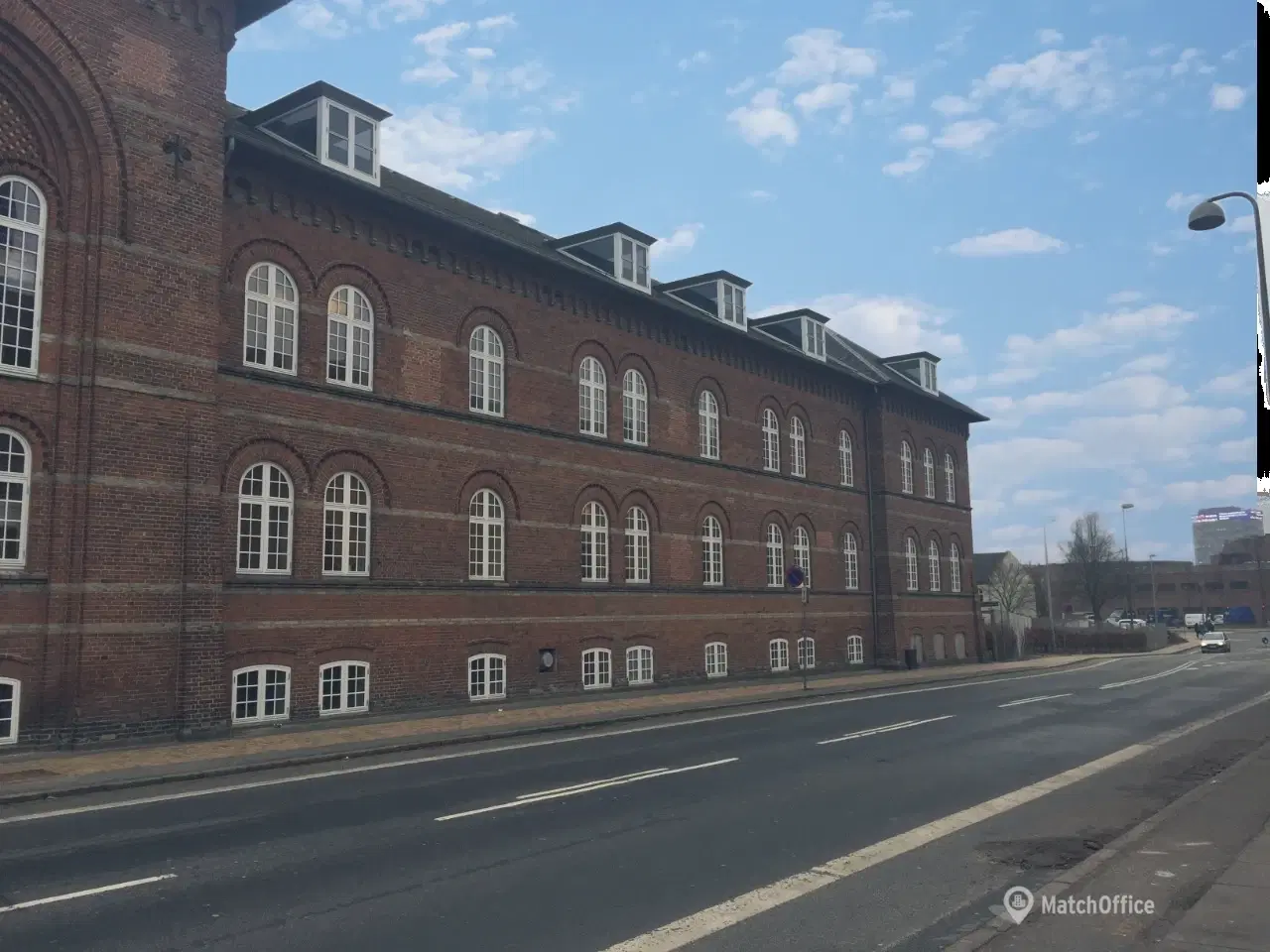 Billede 1 - Attraktive Domicil ejendom i hjertet af Odense C med parkeri