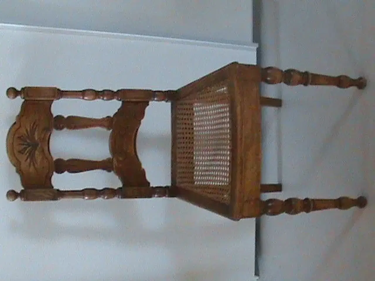 Billede 1 - Spisestue stol fransk flet i sæde + ornament i ryg
