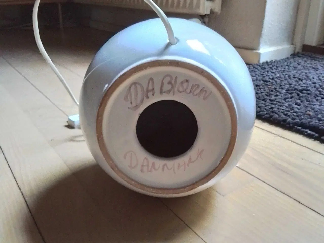Billede 3 - Ida Bjørn bordlampe,  hvid, m. Smuk udsmykning 