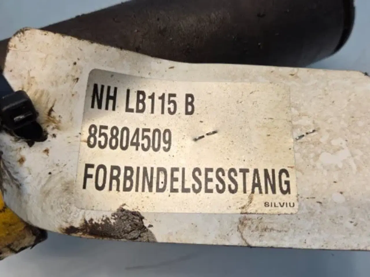 Billede 3 - New Holland LB115B Forbidelsesstang 85804509