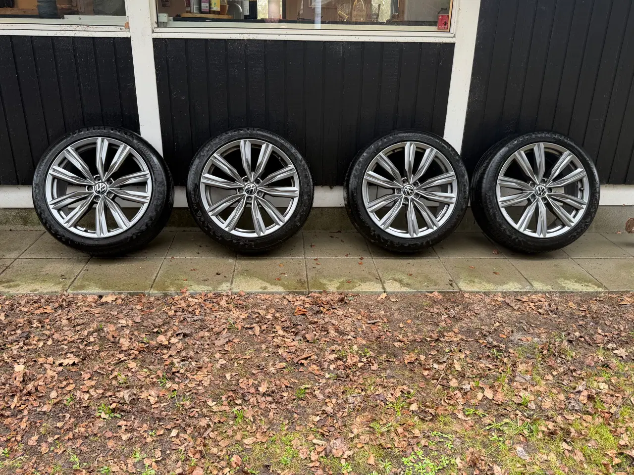 Billede 1 - Originale VW 20” Kapstadt alufælge m. Continental 
