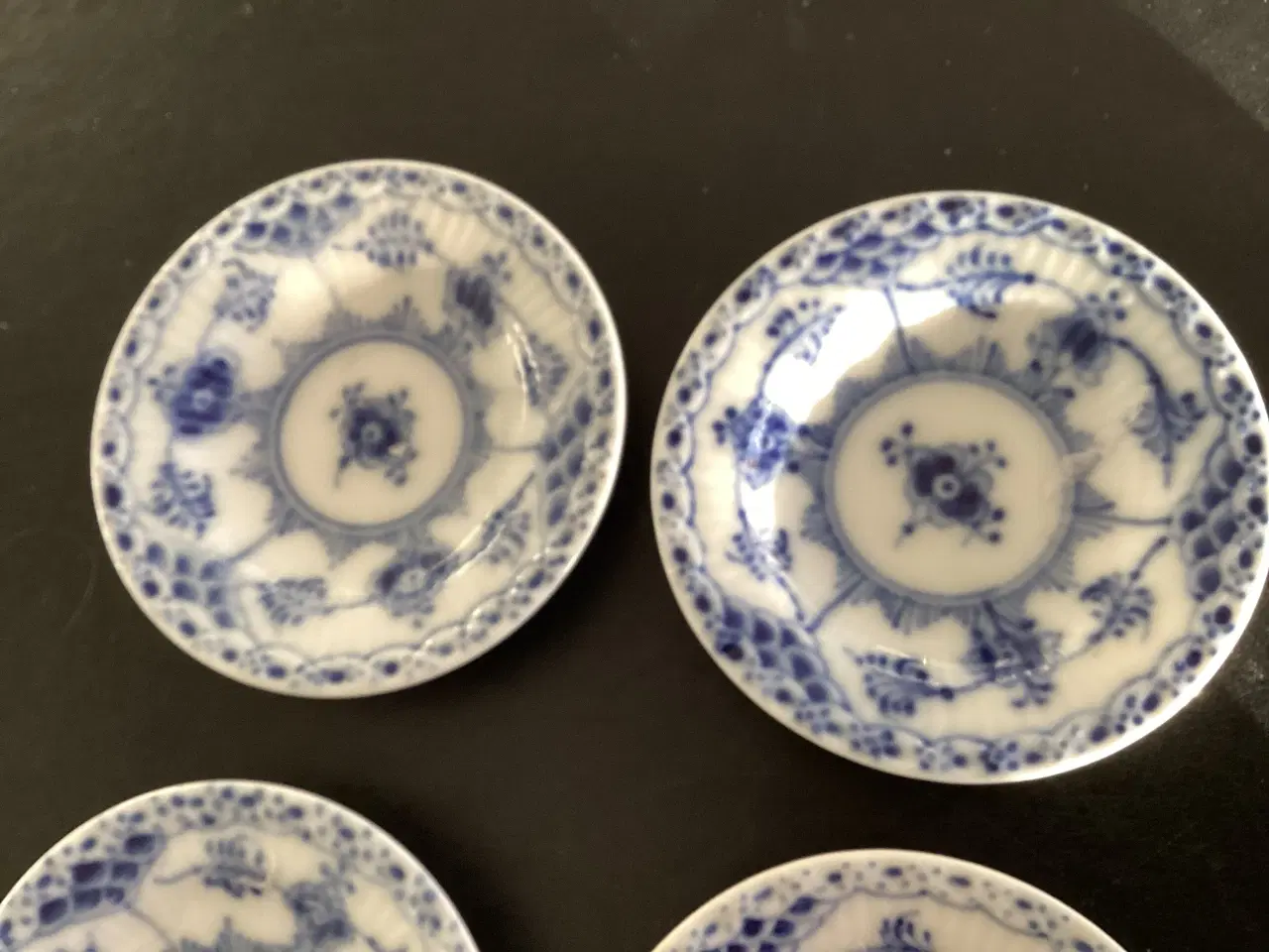 Billede 3 - Royal Copenhagen halvblonde ,hvid og blå 