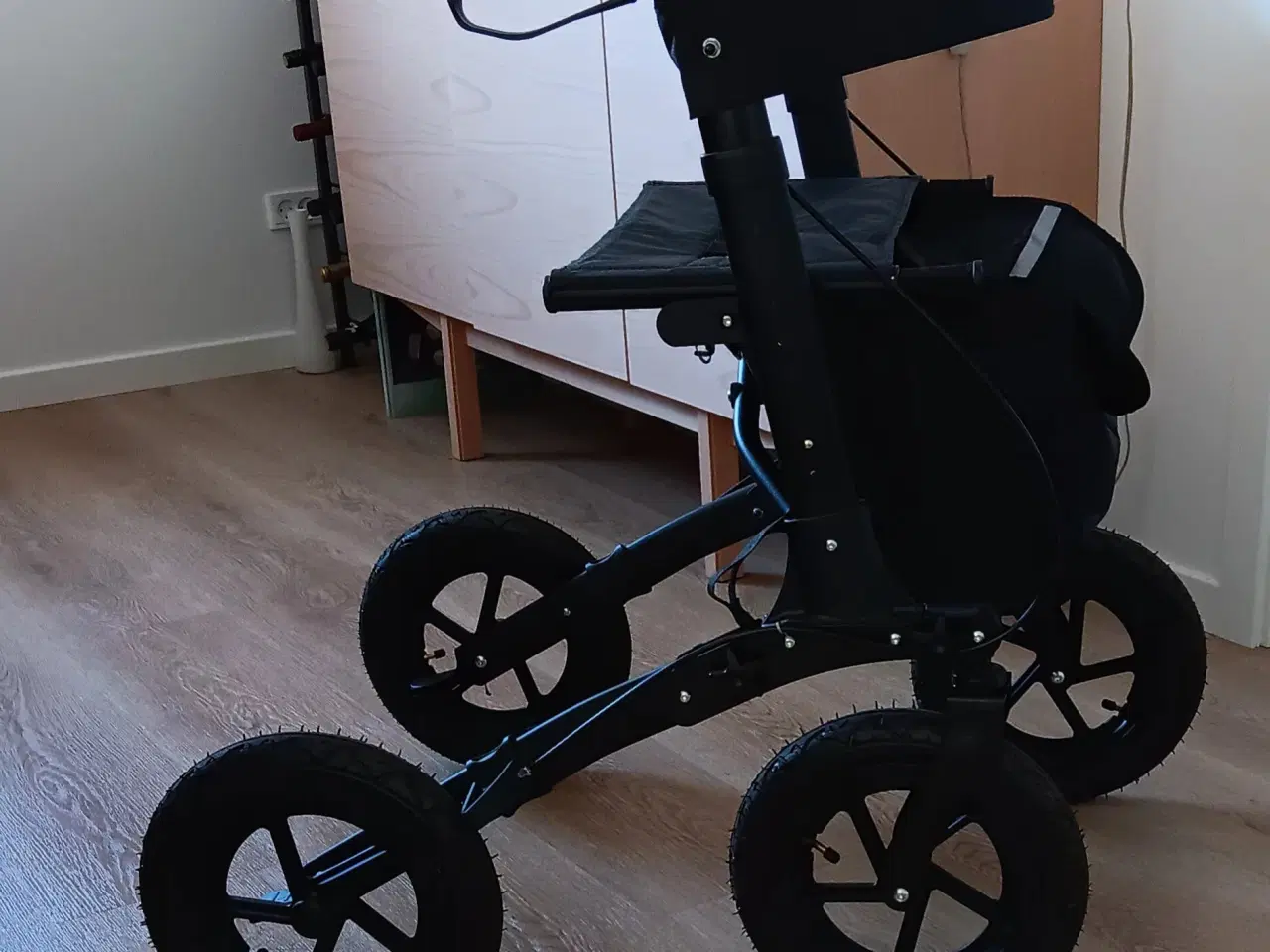 Billede 2 - Udendørs rollator