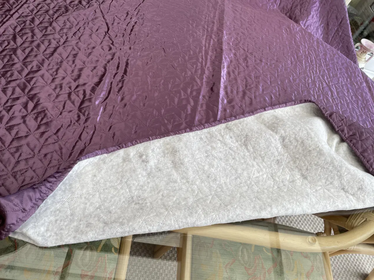Billede 3 - Lilla sengetæppe 160 x 220 cm.