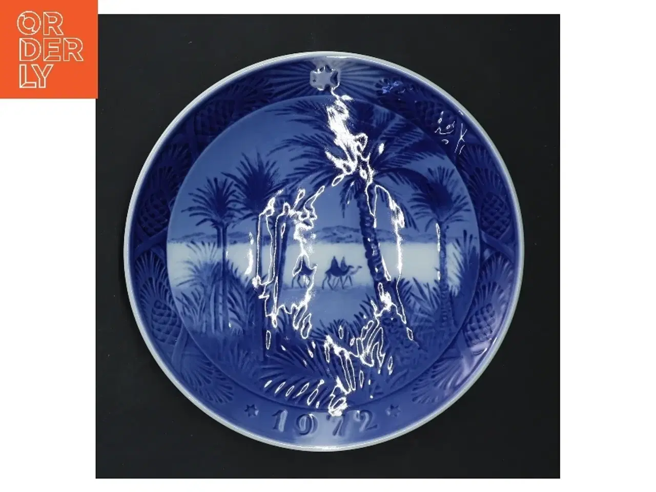 Billede 1 - Dekorativ porcelænstallerken fra Royal Copenhagen 1972 fra Royal Copenhagen (str. Ø 18,5 cm)