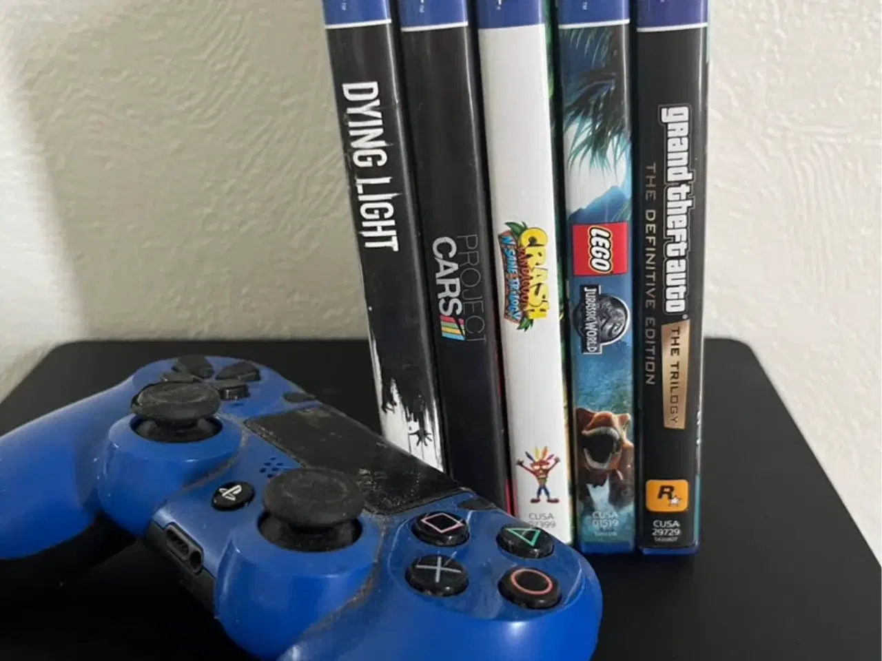 Billede 2 - Playstation 4 sælges. Inkl 5 spil og 1 joystick