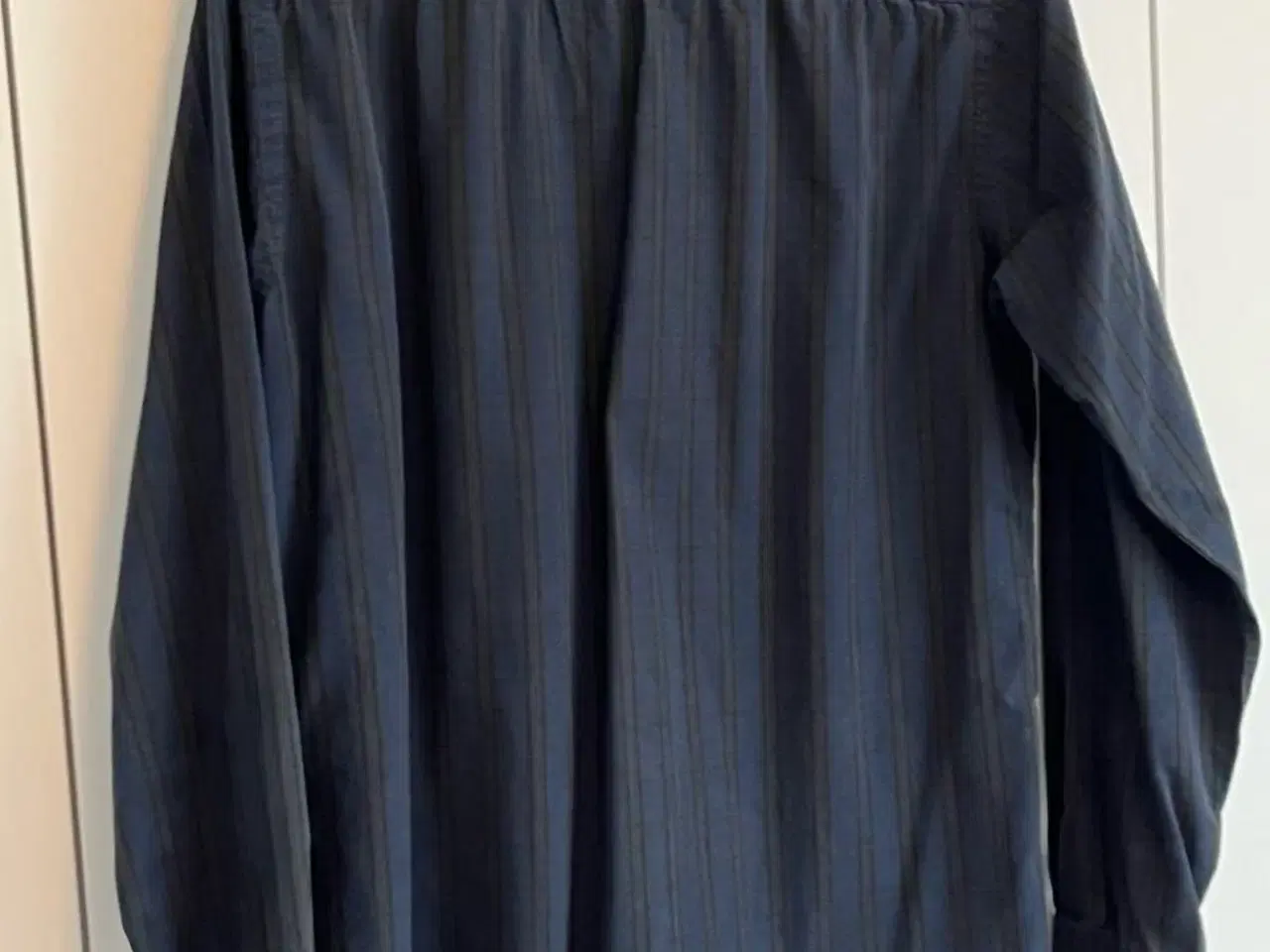 Billede 2 - Stribet skjorte fra Casual Friday by Blend