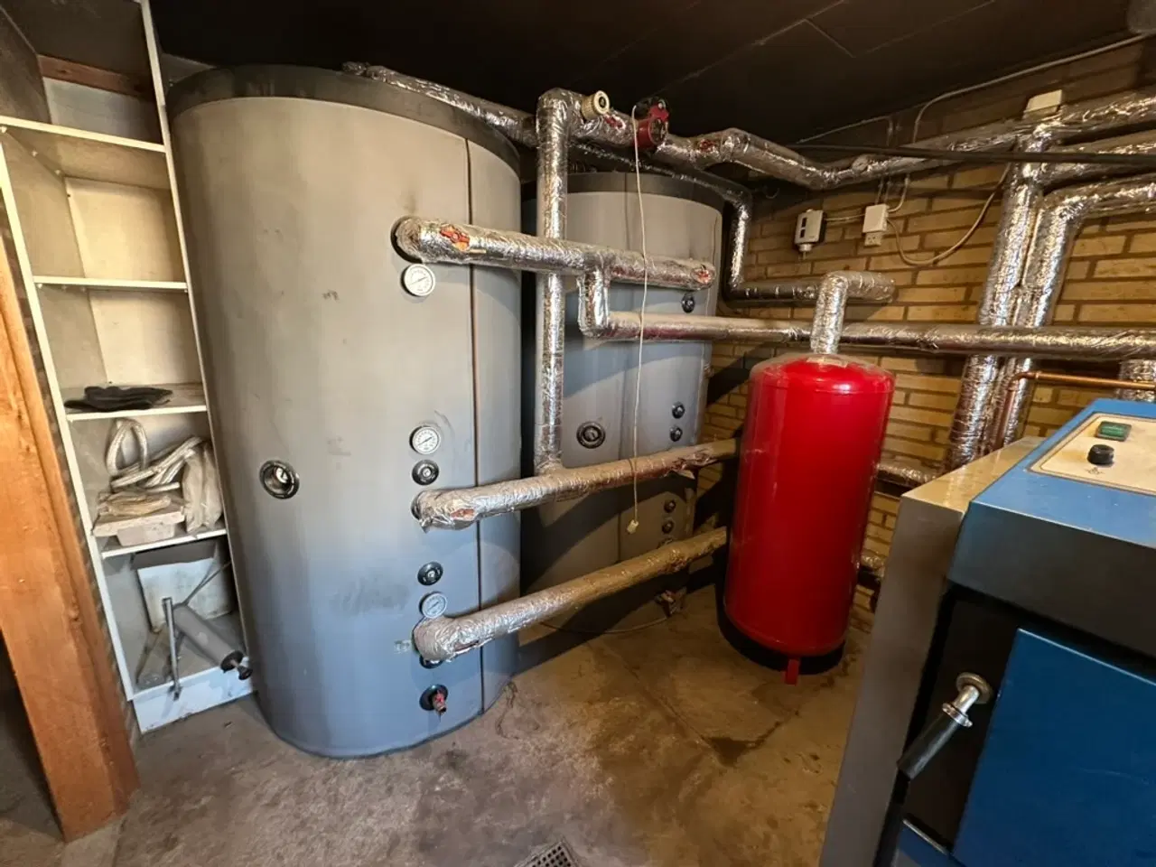 Billede 1 - Atmos fastbrændselkedel med 2 x 800 l buffertanke.